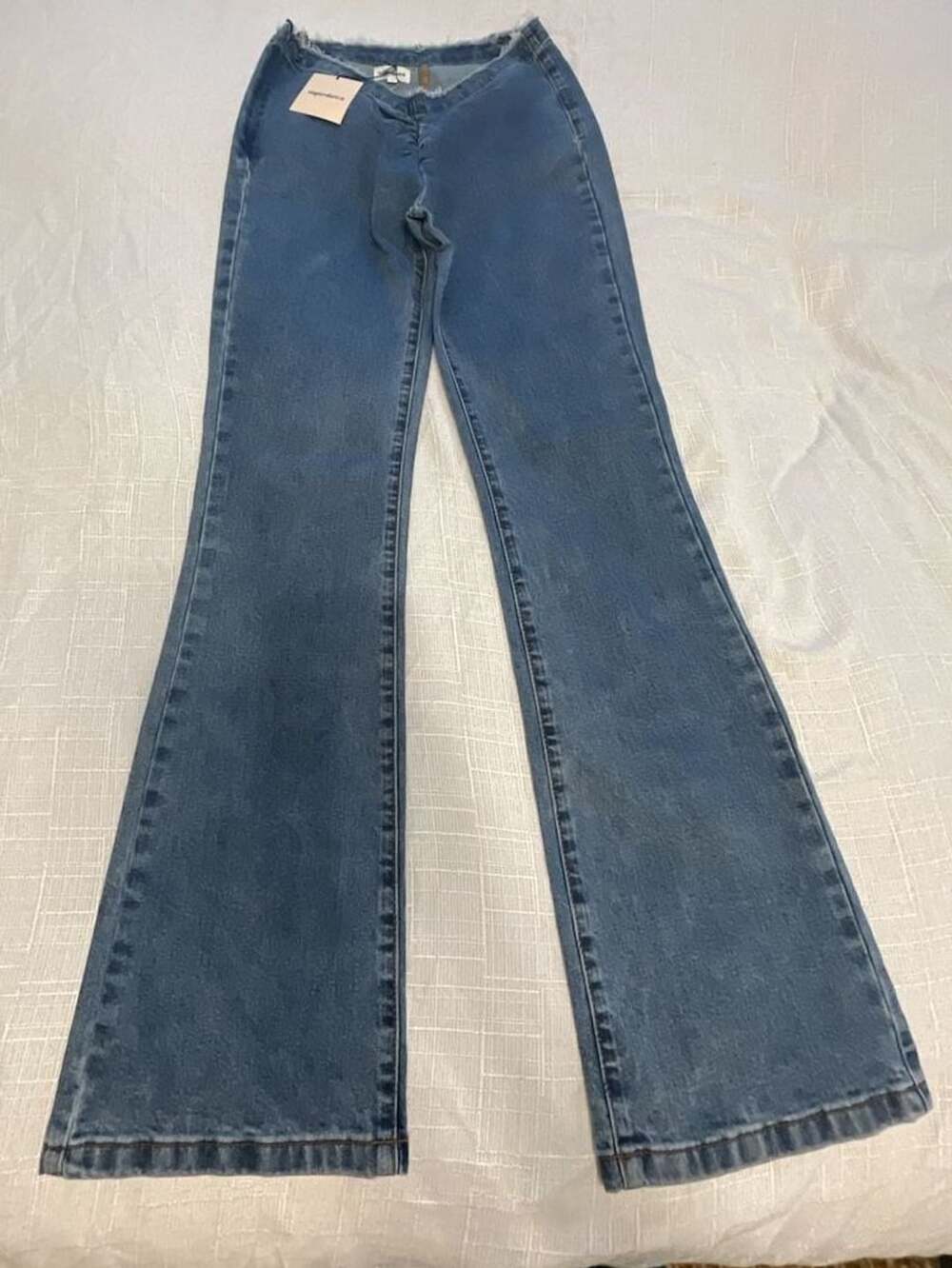 Superdown Crossover Flare Jeans Size 27 Blue Denim
Y2K
LowRise
ASO Brittany
Tall